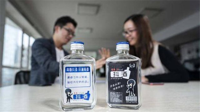 如何推廣白酒？可以借鑒江小白的推廣套路！