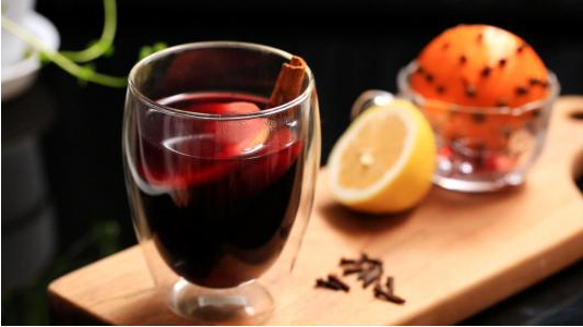 還在喝冷紅酒？快來跟小編學(xué)習(xí)熱紅酒的做法吧