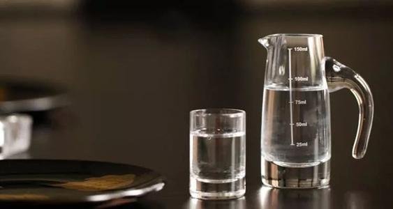 米香型白酒和濃香型白酒有什么區(qū)別？白酒的香味總結(jié)有哪些？