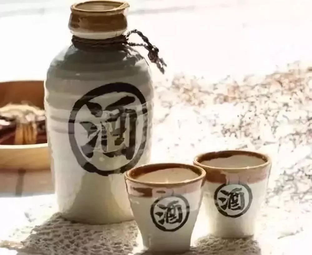 醬香型白酒的優(yōu)點(diǎn)以及品質(zhì)鑒別方式