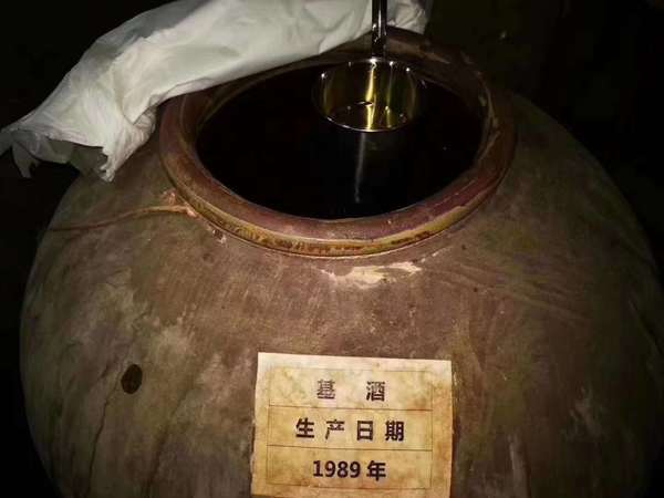 瀘州老窖1997年封壇年份酒價格(瀘州老窖1997年封壇年份酒)