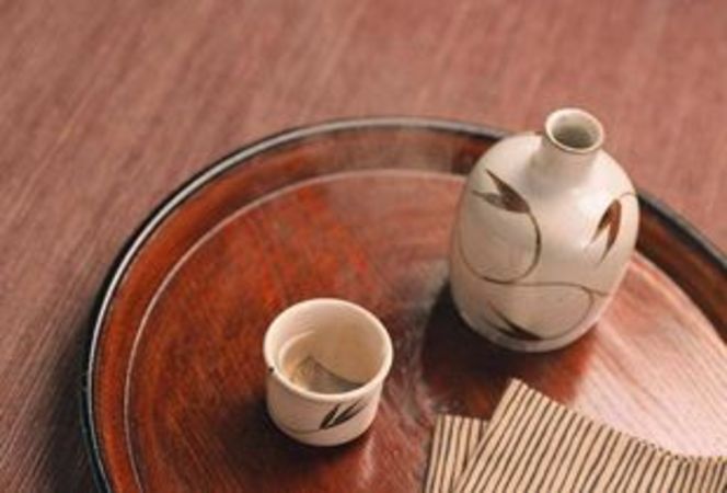 用白酒加蒜兌溫開(kāi)水可以泡腳嗎(用大蒜和酒加水泡腳去腳氣嗎)