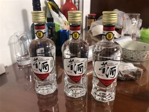 2020年董酒紅標54度評測,董酒紅標與褐標哪個好