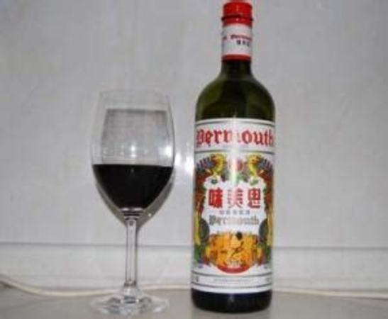 味美思酒可以混什么,還少不了叫味美思的葡萄酒