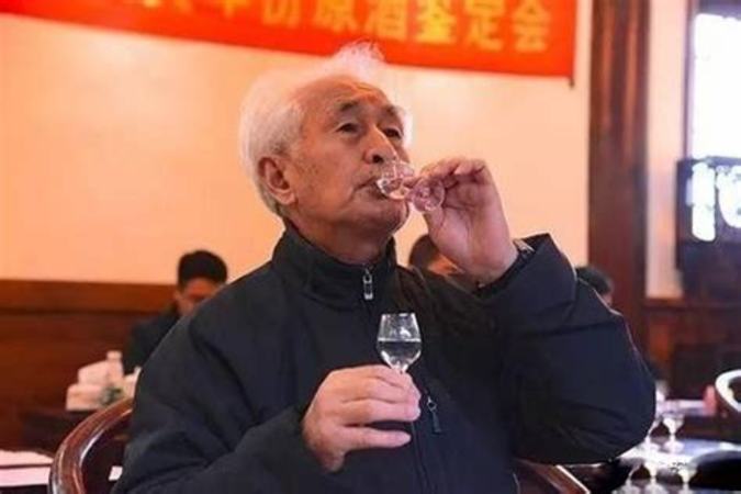 53度茅臺(tái)比43度貴為什么,43度茅臺(tái)與53度茅臺(tái)有何區(qū)別