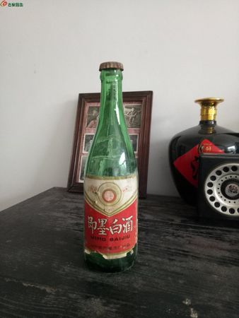 白酒瓶子的高度(白酒瓶子高度是多少)