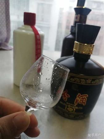 喜歡喝白酒是什么感覺,喝白酒上癮的人是什么感覺