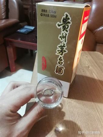 茅臺(tái)年份酒能賣(mài)多少錢(qián)一瓶,現(xiàn)在能賣(mài)多少錢(qián)一瓶